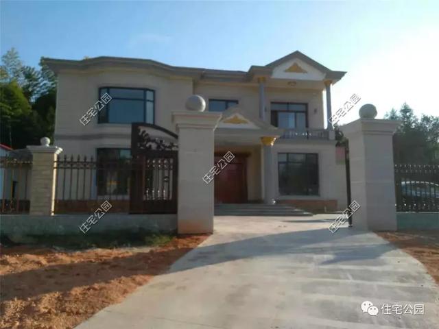 拆掉農村40年老宅，花65萬建成這棟農村別墅，父母都夸好