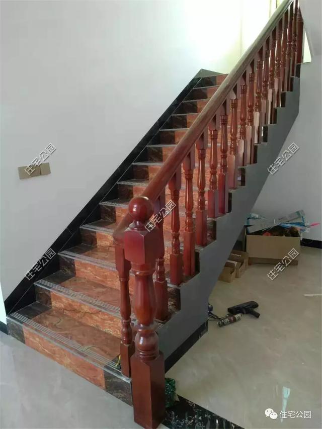 拆掉農村40年老宅，花65萬建成這棟農村別墅，父母都夸好