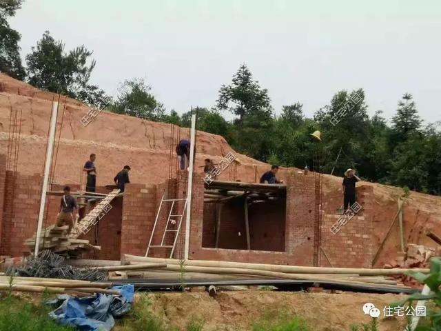 拆掉農村40年老宅，花65萬建成這棟農村別墅，父母都夸好