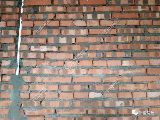 農(nóng)村自建房不懂點(diǎn)會(huì)出事，千萬(wàn)別把PVC雨水管放在構(gòu)造柱里！