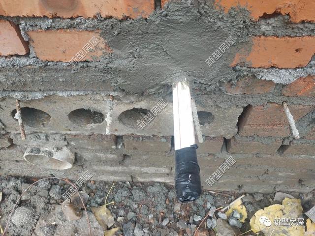農(nóng)村自建房不懂點(diǎn)會(huì)出事，千萬(wàn)別把PVC雨水管放在構(gòu)造柱里！
