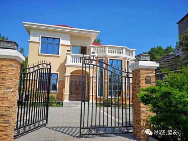 簡(jiǎn)單好看的二層小別墅設(shè)計(jì)，帶個(gè)庭院體面舒適兩全其美，你一定喜歡