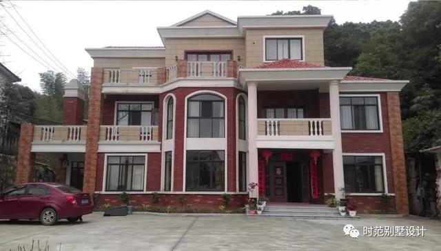 為父母建養老房，三層小別墅60萬蓋成美滋滋，8室4廳，全村最美