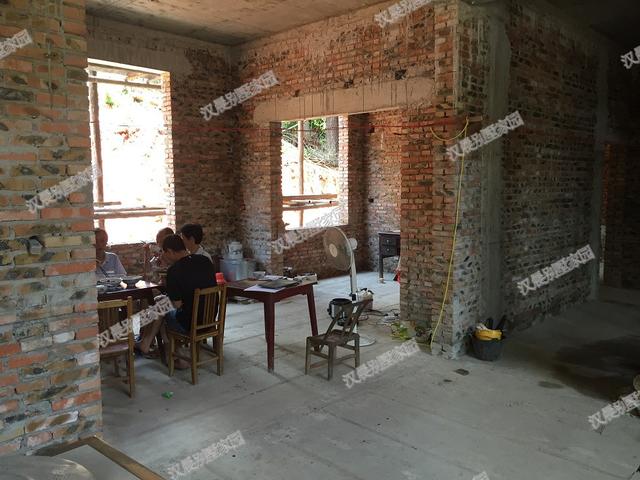 這套二層別墅，光基礎(chǔ)就花了3萬，顏值不夠，施工來湊！