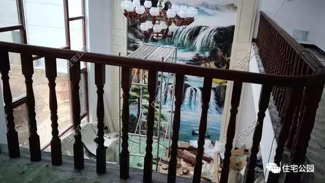 40萬建成農(nóng)村養(yǎng)老別墅，全村唯一的挑空客廳，真是美滋滋的！