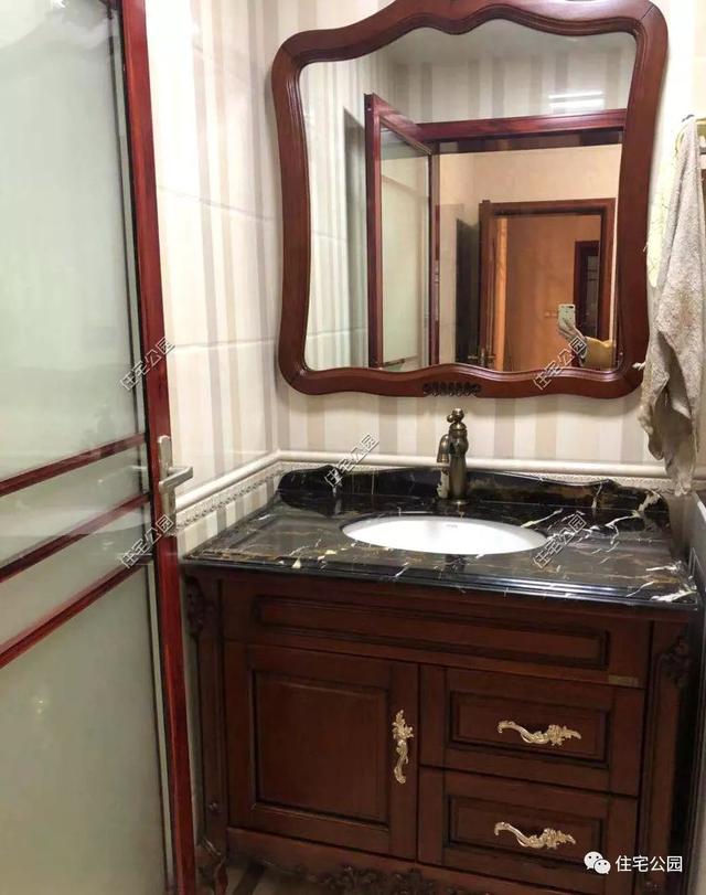 為了回老家工作的女兒，江西父母建三層別墅，小院裝修全做好120萬