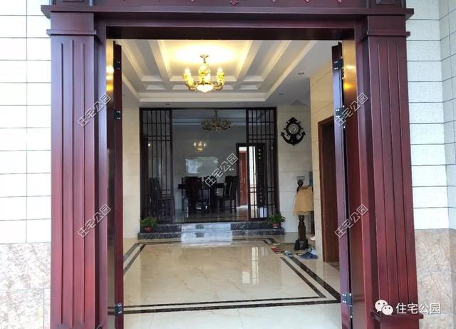 為了回老家工作的女兒，江西父母建三層別墅，小院裝修全做好120萬