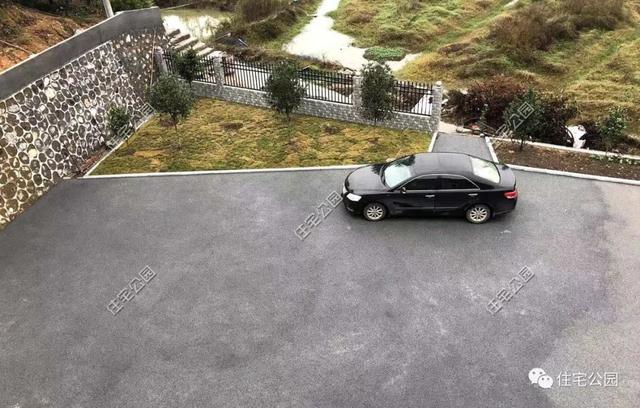 為了回老家工作的女兒，江西父母建三層別墅，小院裝修全做好120萬