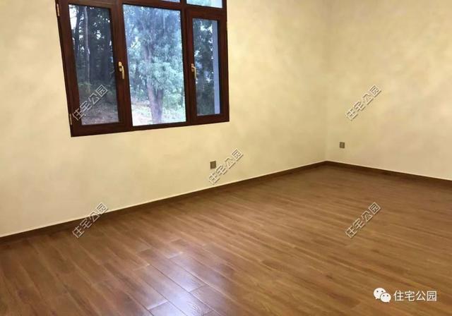 為了回老家工作的女兒，江西父母建三層別墅，小院裝修全做好120萬