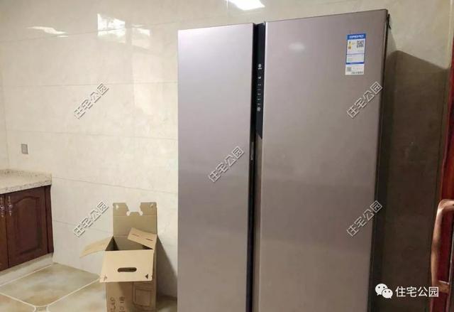 為了回老家工作的女兒，江西父母建三層別墅，小院裝修全做好120萬