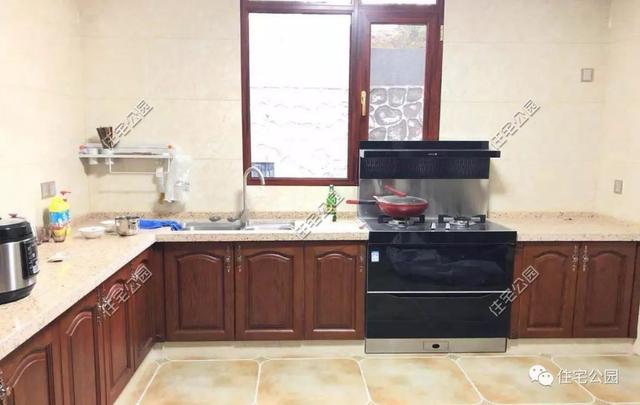 為了回老家工作的女兒，江西父母建三層別墅，小院裝修全做好120萬