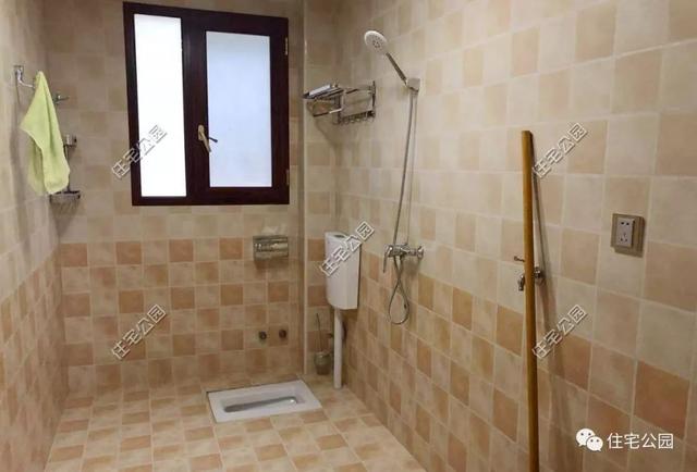 為了回老家工作的女兒，江西父母建三層別墅，小院裝修全做好120萬