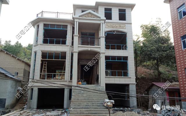 浙江農(nóng)村小伙自行設(shè)計，三層別墅花80萬建成，大家覺得如何？