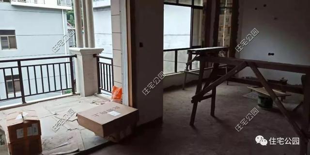 浙江農(nóng)村小伙自行設(shè)計，三層別墅花80萬建成，大家覺得如何？