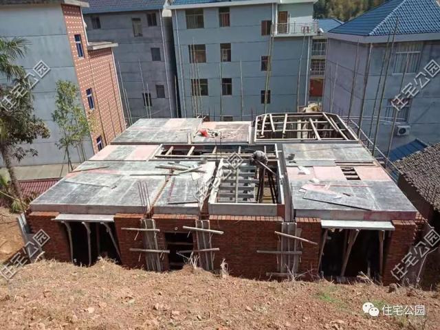 浙江農(nóng)村小伙自行設(shè)計，三層別墅花80萬建成，大家覺得如何？