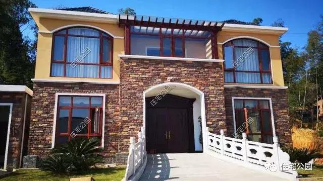 湖南農村自建2層漂亮別墅，土建50萬裝修70萬，這樣式真漂亮