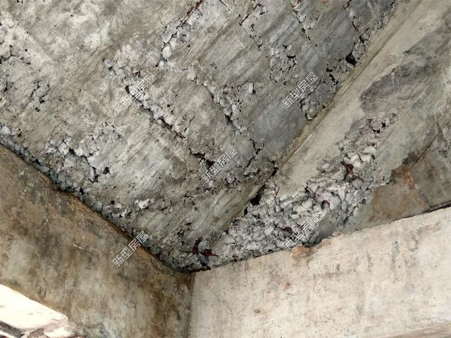 混凝土打成這樣怎么蓋別墅？別猶豫，馬上換掉施工隊(duì)