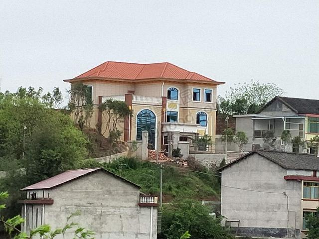 湖南郝總自建15X15米農村三層別墅，才花了45萬，宅地臨路，布局完美！