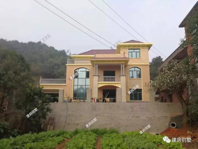 曬曬我新建的三層別墅，50萬全部完工，鄰居家根本沒法比