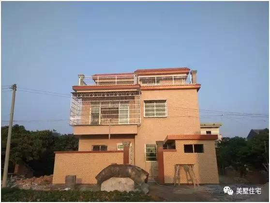 廣東農村小伙修建二層半別墅，主體帶小院子30萬，苦累都值得