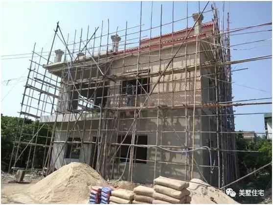 廣東農村小伙修建二層半別墅，主體帶小院子30萬，苦累都值得