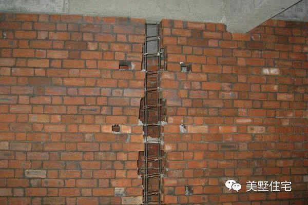 農村自建房如果構造柱沒有馬牙槎，鋼筋就沒法吃力，建房一定要注意