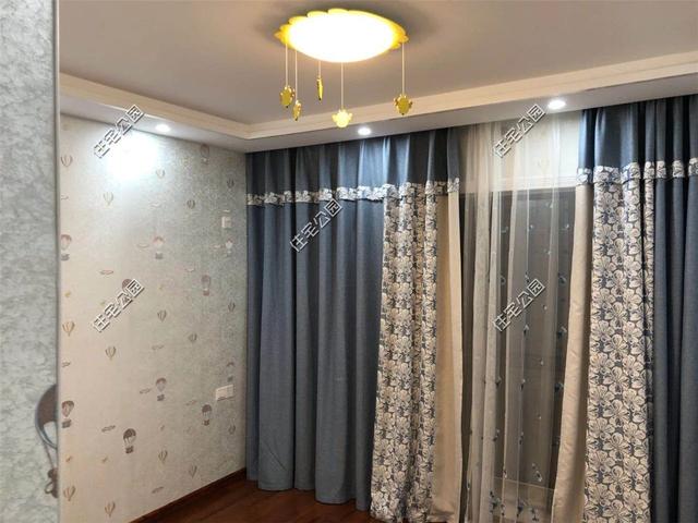 紅磚缺貨，石子每車1200，花了150萬終于建起這棟農村三層別墅