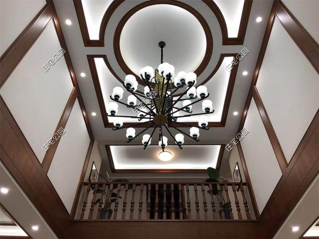 紅磚缺貨，石子每車1200，花了150萬終于建起這棟農村三層別墅