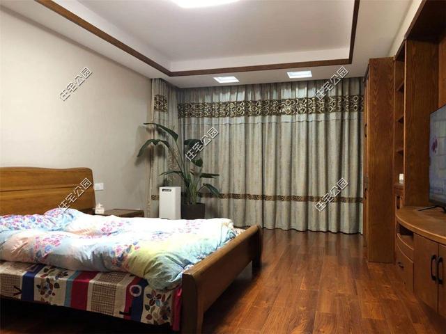 紅磚缺貨，石子每車1200，花了150萬終于建起這棟農村三層別墅