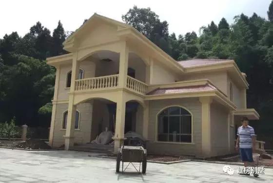 精致漂亮的兩層小別墅圖片，25萬就能建好，全家人的避風港