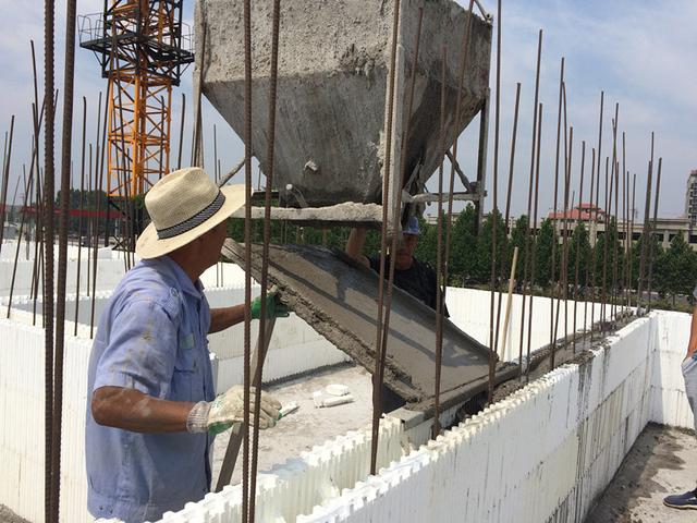 海容模塊蓋房子施工速度快，工期短！