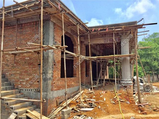 農村包工頭給自家建房，30萬建成一層別墅，質量更是沒得說