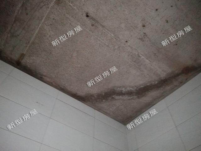 農(nóng)村新房還沒入住，就發(fā)現(xiàn)屋面就有裂縫，這是誰的責(zé)任？