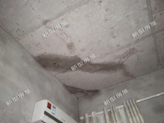 農(nóng)村新房還沒入住，就發(fā)現(xiàn)屋面就有裂縫，這是誰的責(zé)任？