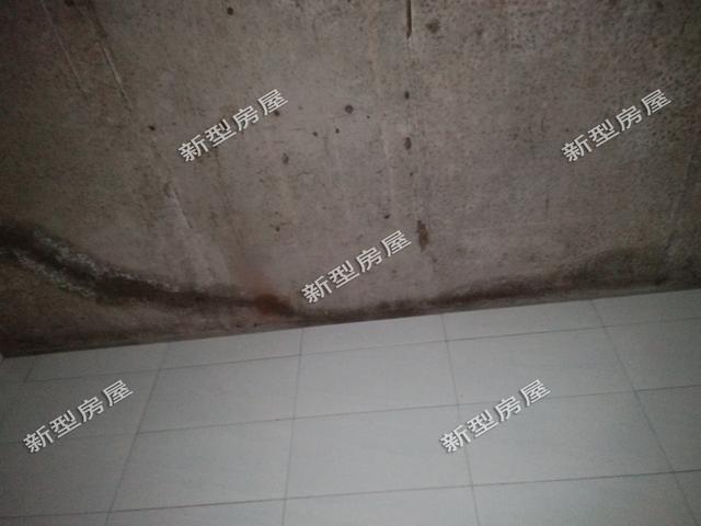 農(nóng)村新房還沒入住，就發(fā)現(xiàn)屋面就有裂縫，這是誰的責(zé)任？