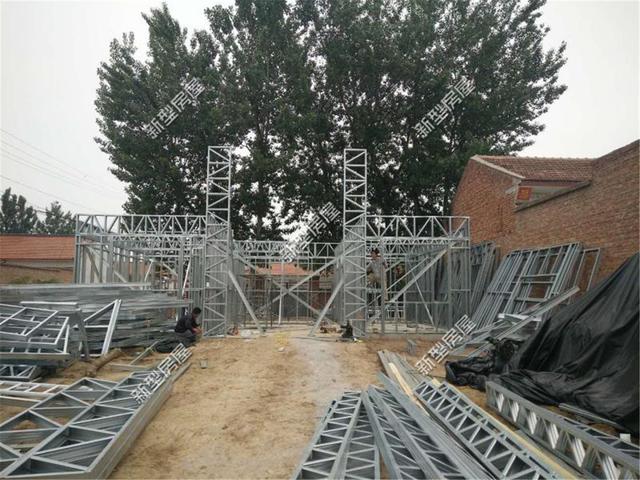 想修建輕鋼別墅？先搞清楚構(gòu)建、樓板、外墻和取暖這4個問題！