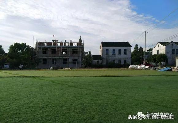 江蘇小伙回農(nóng)村自建別墅，包工包料每瓶1200，村里還有花海、草坪！