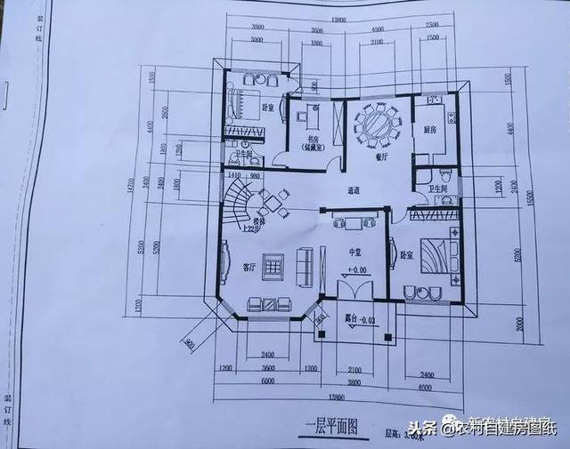 江蘇小伙回農(nóng)村自建別墅，包工包料每瓶1200，村里還有花海、草坪！