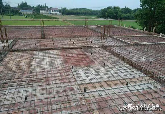 江蘇小伙回農(nóng)村自建別墅，包工包料每瓶1200，村里還有花海、草坪！