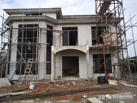 江蘇小伙回農(nóng)村自建別墅，包工包料每瓶1200，村里還有花海、草坪！