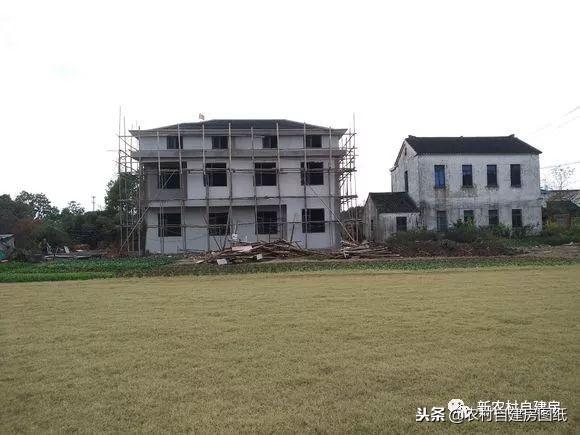 江蘇小伙回農(nóng)村自建別墅，包工包料每瓶1200，村里還有花海、草坪！