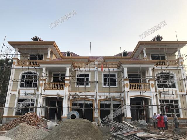 今年的蓋房愿望實現(xiàn)了嗎？2套豪華雙拼別墅實拍照片，過年想低調(diào)都難