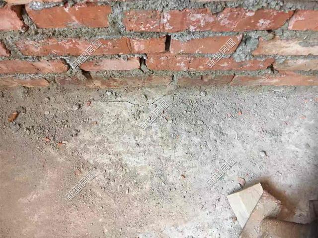 農村新建好的的房子樓板開裂，看著都揪心，注意要這樣綁鋼筋