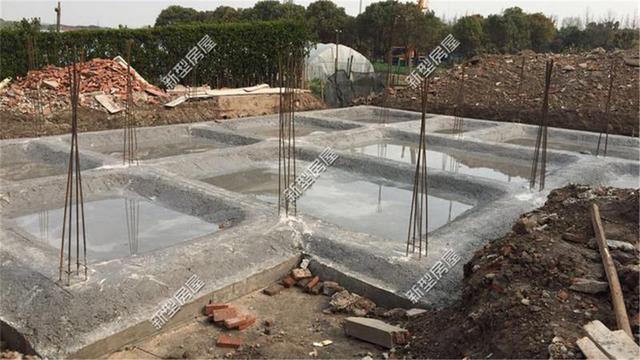 農村新建好的的房子樓板開裂，看著都揪心，注意要這樣綁鋼筋