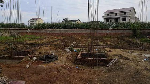 農村孝子彗星修建三層別墅，父親生病母親監工，主體70萬建成，凝聚著一家人的愛