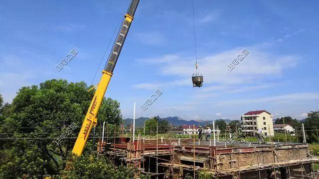 農村孝子彗星修建三層別墅，父親生病母親監工，主體70萬建成，凝聚著一家人的愛