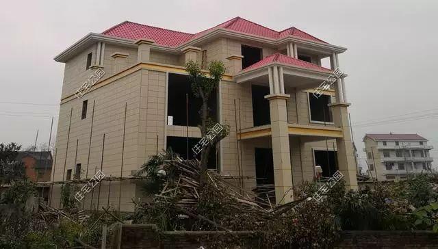 農村孝子彗星修建三層別墅，父親生病母親監工，主體70萬建成，凝聚著一家人的愛