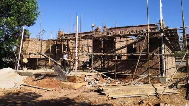 農村孝子彗星修建三層別墅，父親生病母親監工，主體70萬建成，凝聚著一家人的愛