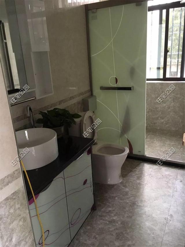 我和叔叔蓋的雙拼養老別墅，每人35萬，400多平的大院子就是爽