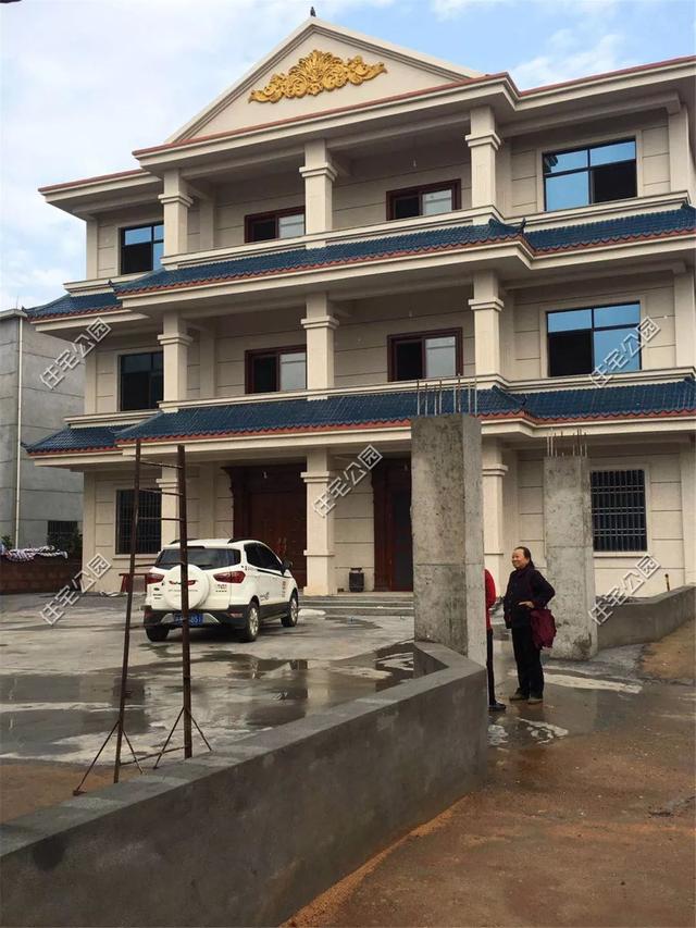 我和叔叔蓋的雙拼養老別墅，每人35萬，400多平的大院子就是爽